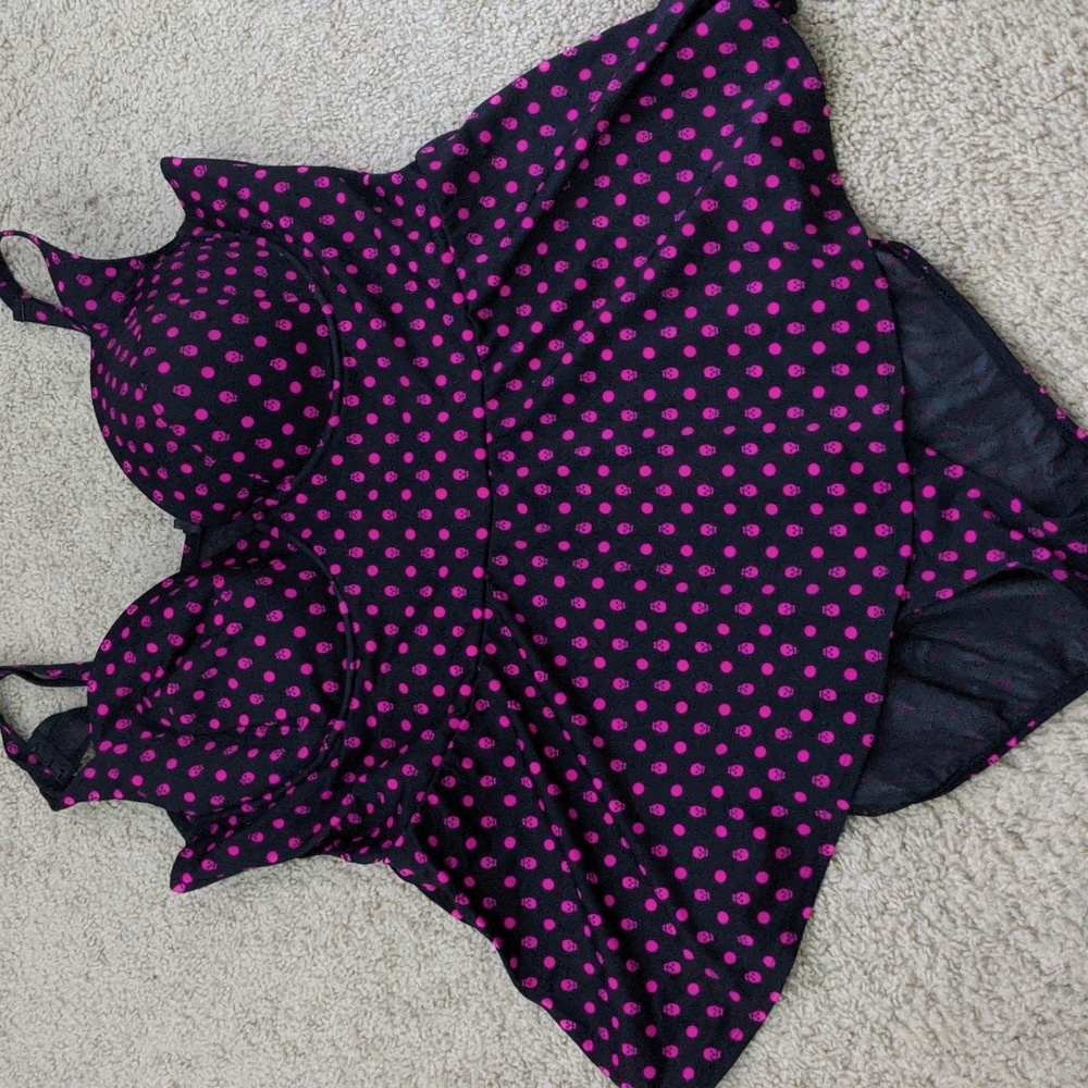 EUC Torrid Pink Skull Print Bathing Suit 💀